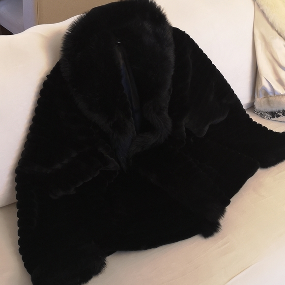 Fur jacket - Picture 3 of 4